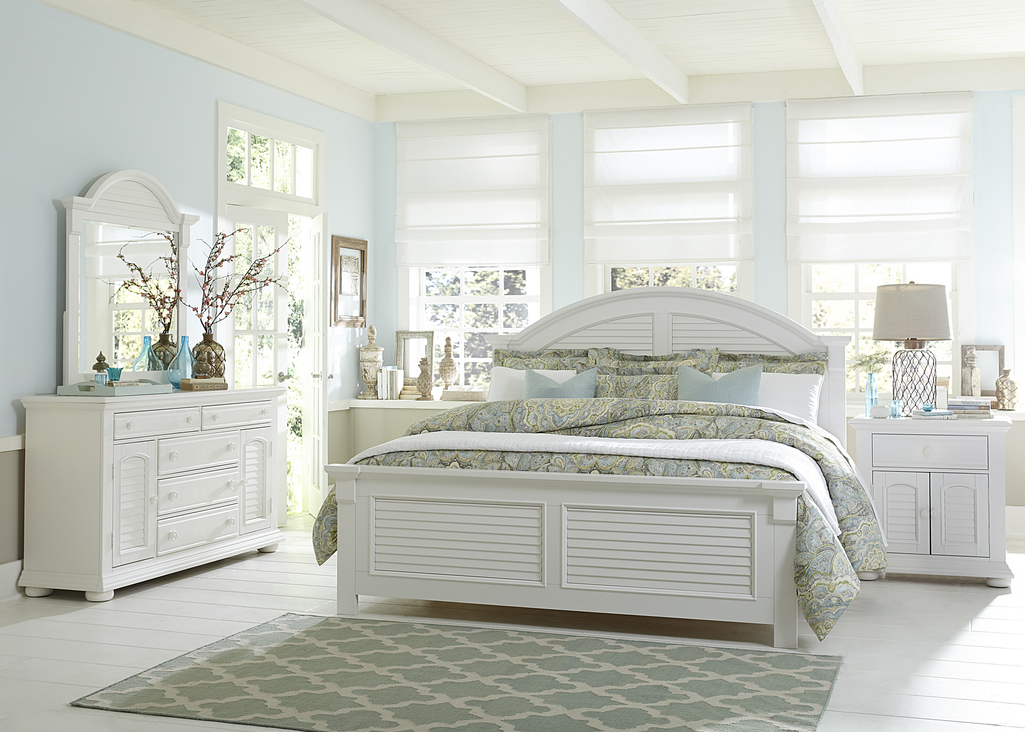 Liberty Furniture Summer House 607BRQPBDMN Queen Bedroom Group